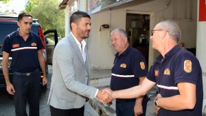 BAŞKAN FATİH GÜRBÜZ, FOÇA İTFAİYE GRUBUNU ZİYARET ETTİ
