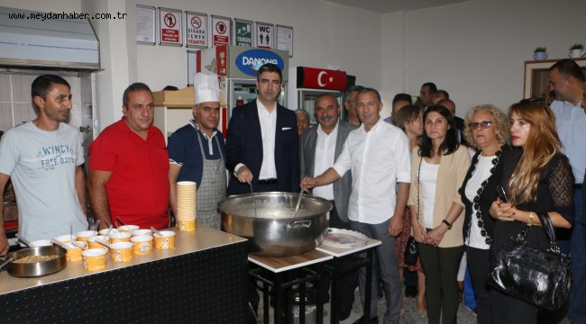 Başkan Gökhan Yüksel, derneklerin aşura programına katıldı