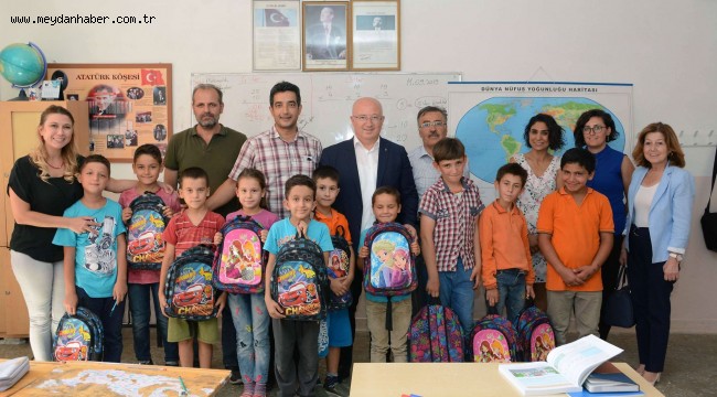 Başkan Gümüş'ten Çocuklara Dayanışma Çantası 