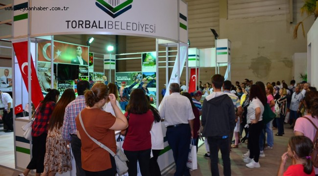 Başkan Soyer, Torbalı Belediyesi standını ziyaret etti