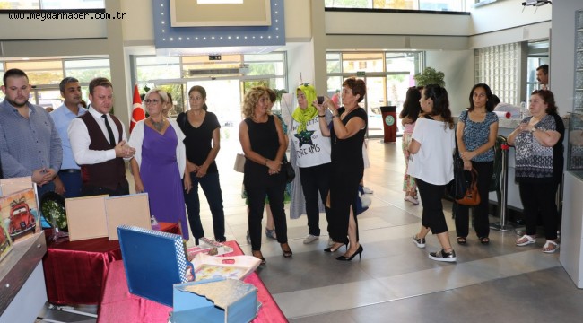 Bu Sergide "Renklerin Esintisi" Var 