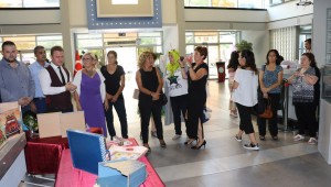 Bu Sergide "Renklerin Esintisi" Var 