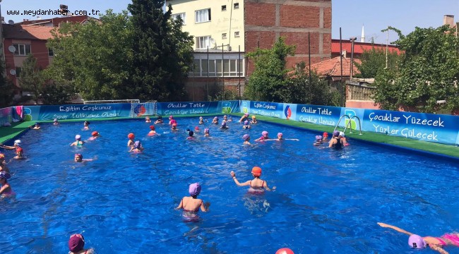 Büyükşehir 15 bin çocuğa     yüzme eğitimi verdi