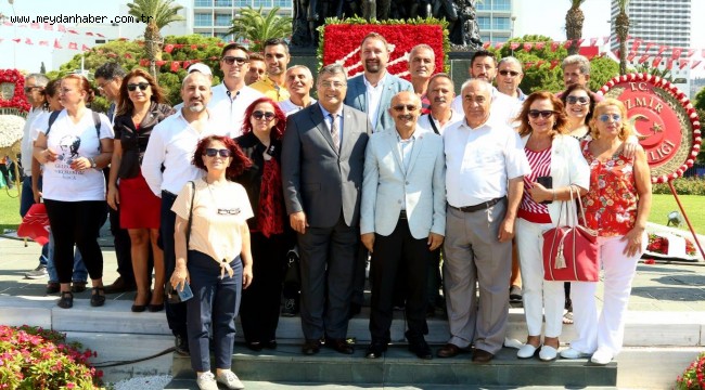 Çiğli'de İzmir'in kurtuluşunun 97. yılda 97 bin rozet