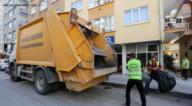 Demetevler'de 2 ayrı evden 45 ton çöp temizlendi