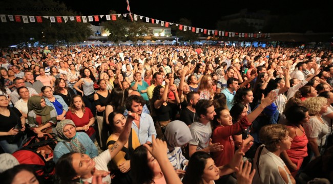 EFEST, MUHTEŞEM FİNALLE SONA ERDİ