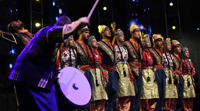 FESTİVALDE NİĞDE, GAZİANTEP VE KIBRIS GECESİ