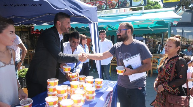 FOÇA BELEDİYESİ AŞURE İKRAM ETTİ