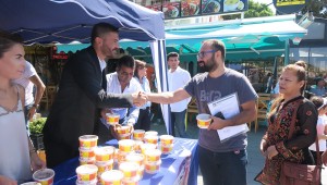 FOÇA BELEDİYESİ AŞURE İKRAM ETTİ