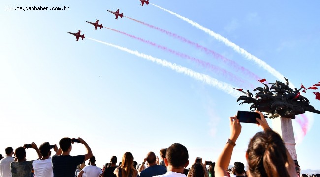 Gökyüzünde şölen