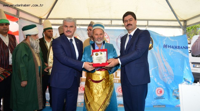 İlin Ahisine ValimizTarafından Ödülü Verildi