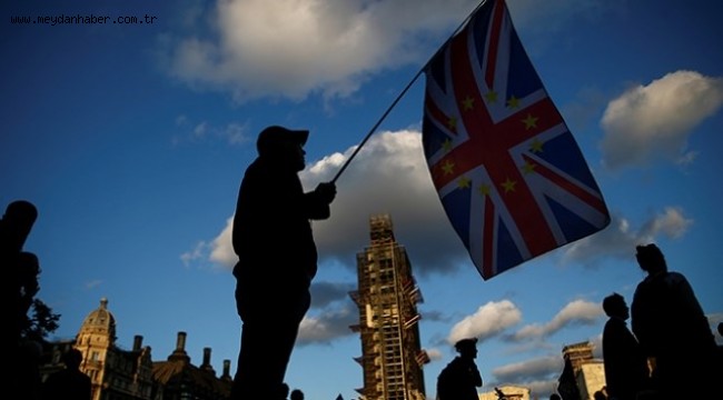 İngiltere'de muhalefetten erken seçim teklifine destek yok
