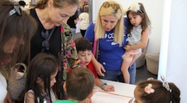 İzmir Fransız Kültür Merkezi ziyaretçi akını yaşadı