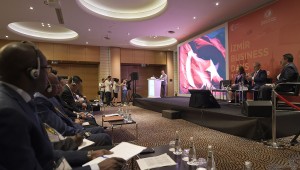 İzmir Fuarı'nda uluslararası ticaret başladı