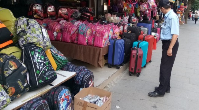 İZMİT ZABITA'DAN KALDIRIM İŞGALİNE SIKI DENETİM