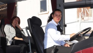 Karaburun'da toplu taşımaya da kadın eli