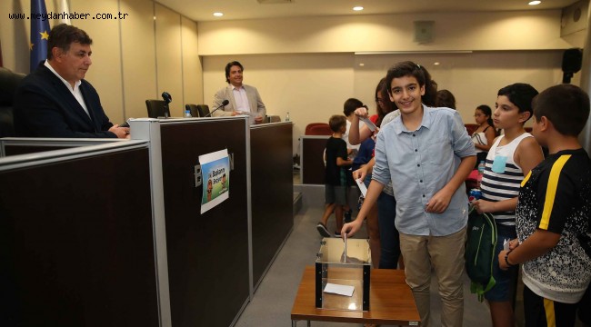 'Karşıyaka Çocuk Belediyesi' sandığa gitti