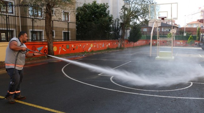 Kartal Belediyesi'nden Okullara Temizlik Hizmeti