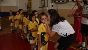 Kartallı minik sporcular madalyalarını aldı