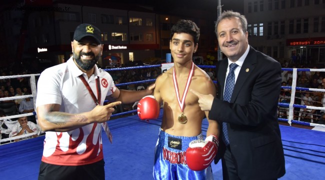 KİCK BOKS MAÇLARI NEFESLERİ KESTİ 