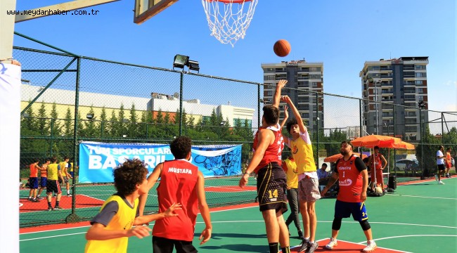 Kurtuluş 3X3 Sokak Basketbolu Turnuvası Sporseverleri Kendilerine Hayran Bıraktı