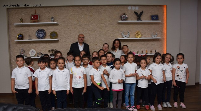 Minik Öğrencilerden Başkan Amcalarına Ziyaret