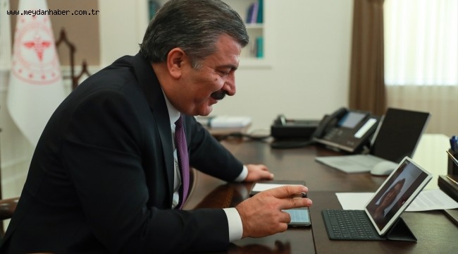 Sağlık Bakanı Koca'dan "yılın doktoru" Gürsoy'a tebrik