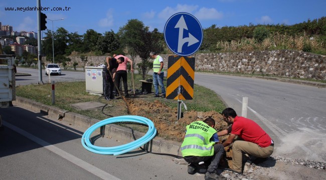 ŞENLİKOĞLU; ARIZALI TRAFİK IŞIKLARI SORUNU GİDERİLİYOR