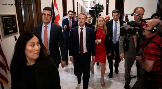 Trump, Facebook'un Üst Yöneticisi Zuckerberg ile görüştü