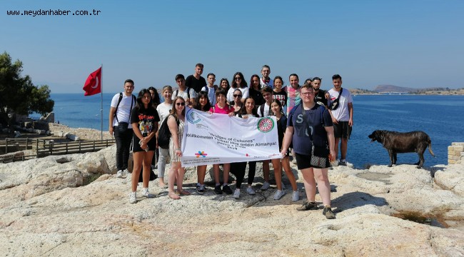 TÜRK ve ALMAN GENÇLER, FOÇA'YA KÜLTÜR GEZİSİ DÜZENLEDİ