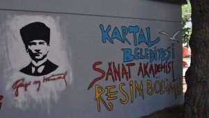 'Yaşasın Cumhuriyet' Graffitileri, Kartal'a Renk Kattı