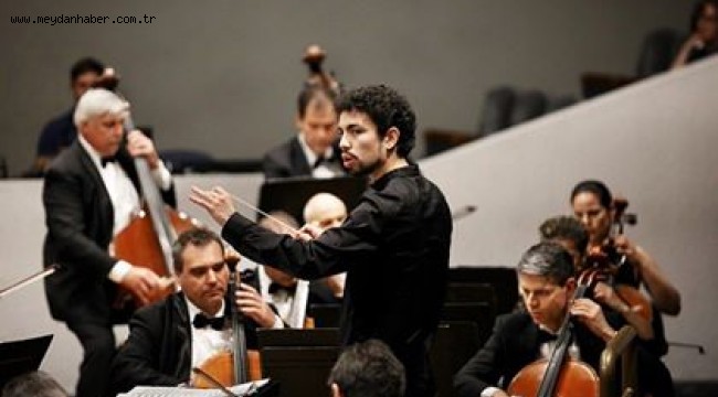 AÇILIŞ KONSERİNDE 6 ŞEF 1 SOLİST AYNI SAHNEDE…