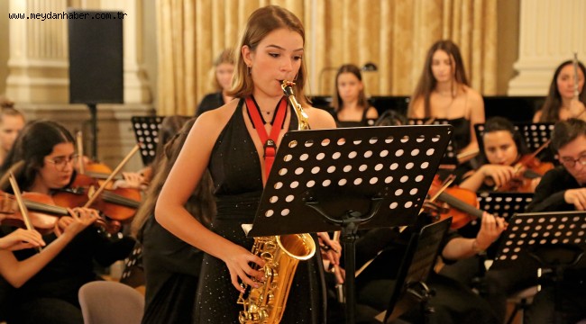 ALMAN BAŞKONSOLOSLUĞU'NDA İKİ KARDEŞ ÜLKE GENÇLERİNDEN MUHTEŞEM KONSER  