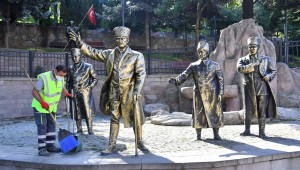   ANITKABİR ÇEVRESİNDEN ULUS HEYKELİ'NE KADAR TEMİZLİK