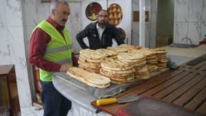 BARIŞ PINARI HAREKÂTI İÇİN EKMEK BAĞIŞLADI…  
