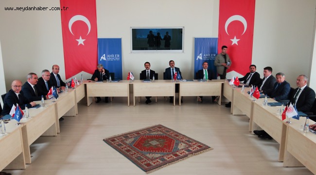 BAŞKAN ARI AHİKA EKİM AYI YÖNETİM KURULU TOPLANTISINA KATILDI