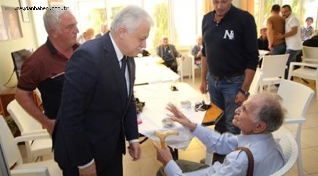 BAŞKAN DEVECİLER HUZUREVİNDE AŞURE HAYRINA KATILDI