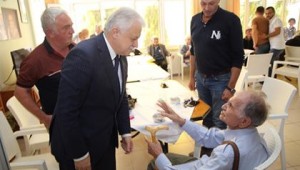 BAŞKAN DEVECİLER HUZUREVİNDE AŞURE HAYRINA KATILDI