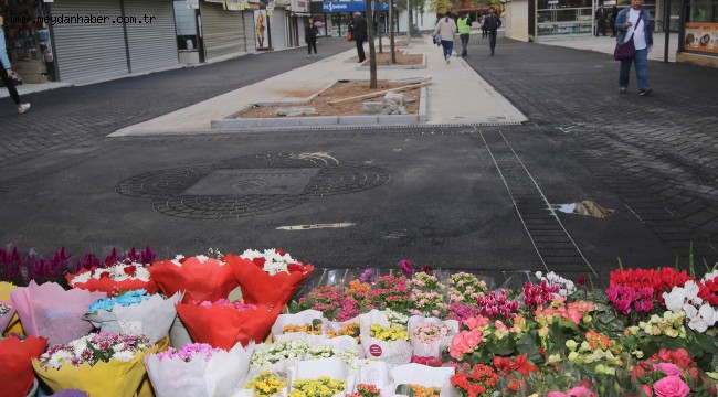 -BAŞKENTİN MERKEZİNDE YENİLEME ÇALIŞMASI HIZLA SÜRÜYOR  