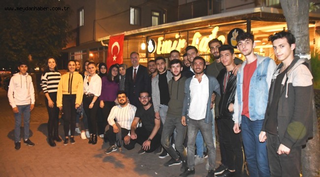 Belediye Başkanı Alper Taban, Uludağ Üniversitesi İnegöl yerleşkesinde eğitim gören öğrencilerle bir araya geldi.