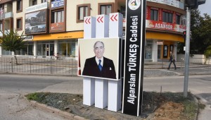 CADDEYE DEKORATİF TABELA DA TAKILDI