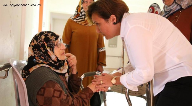 Dünya Yaşlılar Günü'nde  Huzurevine Anlamlı Ziyaret 