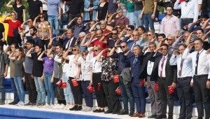 Ege Üniversitesi Ailesinden  Mehmetçik'e "Selam"