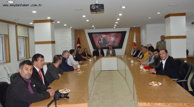 Esenyurt il Dernekler Birliği Platformu Başkanı ve üyeleri Havza Belediye Başkanı Sebahattin Özdemir'i ziyaret ettiler.