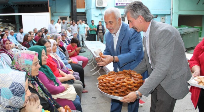 Feke'de çifte kurban kesildi, şükür duaları edildi