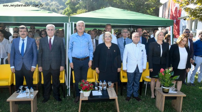 Fikri hür, vicdanı hür nesiller yetiştirmeliyiz