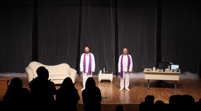 'Geyik Muhabbeti' Adlı Tiyatro Oyunu, İzleyiciyle Buluştu