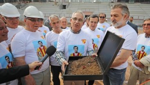 Göztepe'de efsane kaptanın toprağı yeni statta