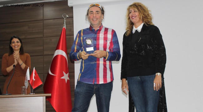 Gülan, "Sanat, bir düşünme ve düşündürme biçimidir"