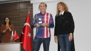 Gülan, "Sanat, bir düşünme ve düşündürme biçimidir"